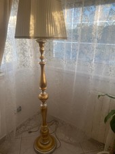 Piantana lampada terra usato Piantana lampada terra usato  Siculiana