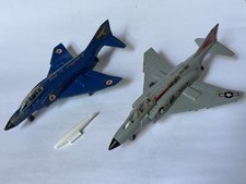 2 VINTAGE DIECAST DINKY TOYS ROYAL NAVY & US NAVY PHANTOM F4 AVIÕES DE COMBATE A JATO comprar usado  Enviando para Brazil