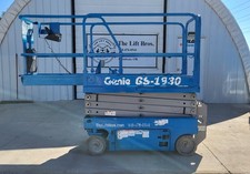 Electric scissor lift for sale  Chouteau