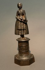 Statuette joueuse vielle d'occasion  Voulx