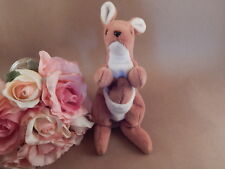 Brinquedo colecionável vintage 1996 canguru e bebê bicho de pelúcia TY Beanie Babies comprar usado  Enviando para Brazil