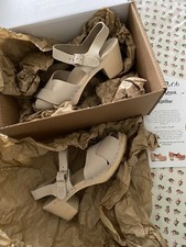 Sandgrens leather sandals for sale  LEYBURN