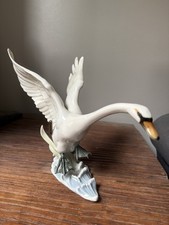 Grand cygne porcelaine d'occasion  Haubourdin
