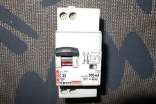 Disjoncteur differentiel 32a d'occasion  Barr