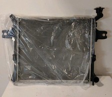 Usado, Radiador de refrigeração do motor Jeep Grand Cherokee/Commander 2005-2010 fabricante de equipamento original levemente usado comprar usado  Enviando para Brazil