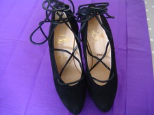 Chaussures louboutin christian d'occasion  La Trimouille