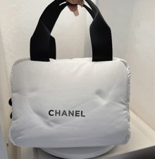 Chanel trousse blanche d'occasion  Paris XIX