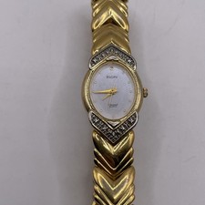 Usado, Relógio de quartzo feminino Elgin brilhante tom dourado diamantes oval Japão analógico nova bateria comprar usado  Enviando para Brazil