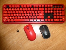 COMBO TECLADO Y RATÓN ROJO INALÁMBRICO LETTON 2.4Ghz + MOUSE INALÁMBRICO LOGITECH segunda mano  Embacar hacia Mexico