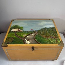 Vintage Tole Pintado à Mão Baú de Armazenamento de Madeira Arte Folclórica Baú Gansos Assinado 1989 comprar usado  Enviando para Brazil