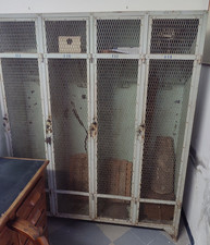 Mobile industriale spogliatoio usato Mobile industriale spogliatoio usato  Diano San Pietro