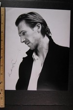 FOTO AUTOGRAFADA DE RALPH FIENNES (LISTA DE SCHINDLER~PACIENTE INGLÊS) 8 x 10~ comprar usado  Enviando para Brazil