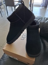Ugg chausson noir. d'occasion  Mezzavia