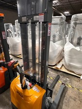 Apollolift used 3300lbs for sale  Roselle