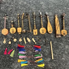 Lote de 20 instrumentos de cuerda musicales en miniatura asiáticos vintage de Vietnam segunda mano Lote de 20 instrumentos de cuerda musicales en miniatura asiáticos vintage de Vietnam segunda mano  Embacar hacia Mexico