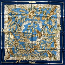 Hermes silk scarf d'occasion  Expédié en Belgium