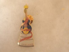 Pin Hard Rock Cafe Cleveland 2º aniversário guitarra no pedestal com fita comprar usado  Enviando para Brazil