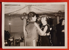 Foto Photo Dúo Mujeres Que Bailan Fiesta 1963 ( F 28 ) comprar usado  Enviando para Brazil