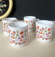 Lot mugs tasses d'occasion  Avesnes-les-Aubert
