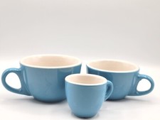 Conjunto de três canecas azuis e brancas - Cappucino, café expresso e latte tamanhos café comprar usado  Enviando para Brazil