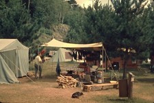 Usado, Barracas de acampamento retrô década de 1960 carros pessoas montando acampamento #4 vintage 35mm corrediça comprar usado  Enviando para Brazil