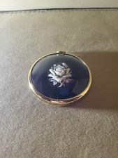 Single rose cameo for sale Single rose cameo for sale  PLYMOUTH