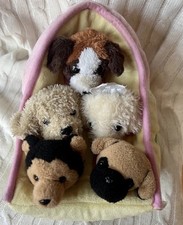 Estojo de transporte de pelúcia para casa de cachorro com cinco filhotes de bichos de pelúcia comprar usado Estojo de transporte de pelúcia para casa de cachorro com cinco filhotes de bichos de pelúcia comprar usado  Enviando para Brazil