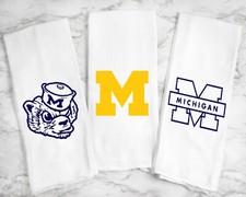 Michigan Wolverines 3 Piece Tea Towel Set Trifolded 100% Cotton Farinha Saco Presente comprar usado  Enviando para Brazil