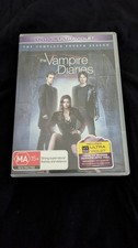 DVD Região 4 The Vampire Diaries: Love Sucks - The Complete Fourth Season 4 comprar usado DVD Região 4 The Vampire Diaries: Love Sucks - The Complete Fourth Season 4 comprar usado  Enviando para Brazil