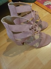 New look size for sale  HARLOW