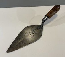 trowel usato trowel usato Spedire a Italy