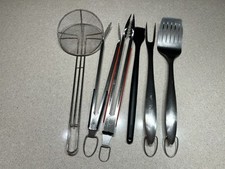 Conjunto de ferramentas para churrasco Weber Deluxe comprar usado  Enviando para Brazil
