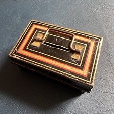 CAJA DE DINERO DE COLECCIÓN DE TAMAÑO PEQUEÑO CAJA FUERTE DE HOJALATA (SIN LLAVE) HECHA EN INGLATERRA segunda mano  Embacar hacia Mexico