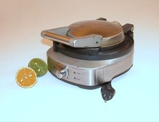 Usado, Máquina de waffle redonda clássica Breville® 4 fatias No-Mess™ - BWM520XL - 900 Watts comprar usado  Enviando para Brazil