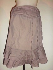 Legere jupe taupe d'occasion Legere jupe taupe d'occasion  Hautmont