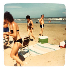 Cobertor de praia Candid foto de grupo década de 1980 biquíni menina caminhada e piquenique toalha A4441 comprar usado  Enviando para Brazil