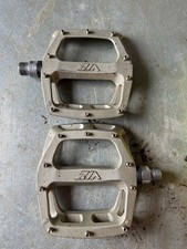 Dmrbikes v12 pedals for sale  BIGGLESWADE