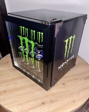 Monster Energy Drink Mini Geladeira Preta Pub Casa Jardim Garagem Oficina 220V-240V comprar usado  Enviando para Brazil