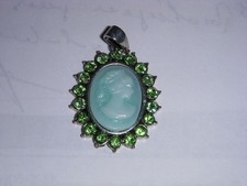 208 pendentif camee d'occasion  Orry-la-Ville