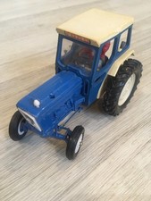 Ancien tracteur agricole d'occasion  Auffay