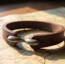 Pulseira de couro rústico urbano masculina ou feminina gancho de fecho de metal envelhecido comprar usado Pulseira de couro rústico urbano masculina ou feminina gancho de fecho de metal envelhecido comprar usado  Enviando para Brazil