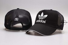 Berretto adidas nero usato  Giugliano in Campania