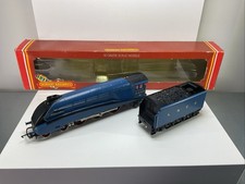 Hornby r327 lner for sale Hornby r327 lner for sale  MIRFIELD