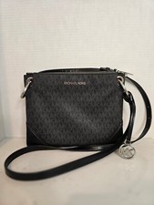 Bolsa tiracolo Michael Kors Nicole compartimento triplo preta e cinza comprar usado  Enviando para Brazil