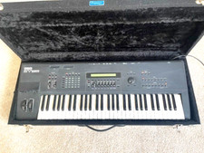 Yamaha sy85 synthesizer for sale  BRENTWOOD