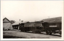 Cartão postal foto RPPC Train Railroad - Carro de passageiros e motor "Coleção Outland" comprar usado  Enviando para Brazil
