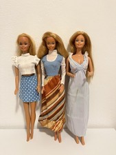 Barbie lotto vestiti usato  Sansepolcro