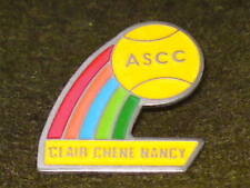 Shaped pin badge d'occasion  Expédié en Belgium