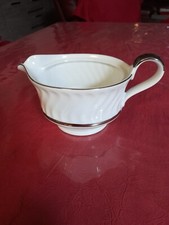 Ancienne sauciere porcelaine d'occasion  Seichamps