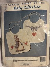Usado, Kit babador JCA MRS. RABBIT and BUNNIES estampado ponto cruz -Beatrix Potter comprar usado  Enviando para Brazil